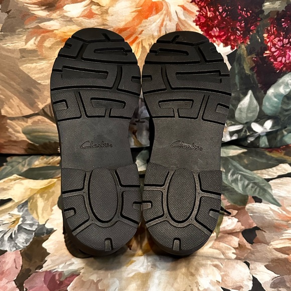 Clarks Calla Charm Black Leather Boot - Size 8.5 - Picture 5 of 6